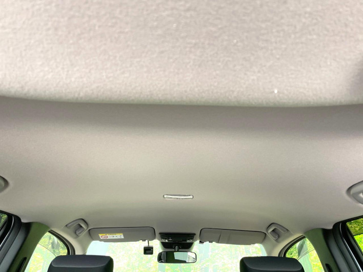 2020 Honda Fit 6AA-GR3 (UW-6a2b7806474fd)[21]