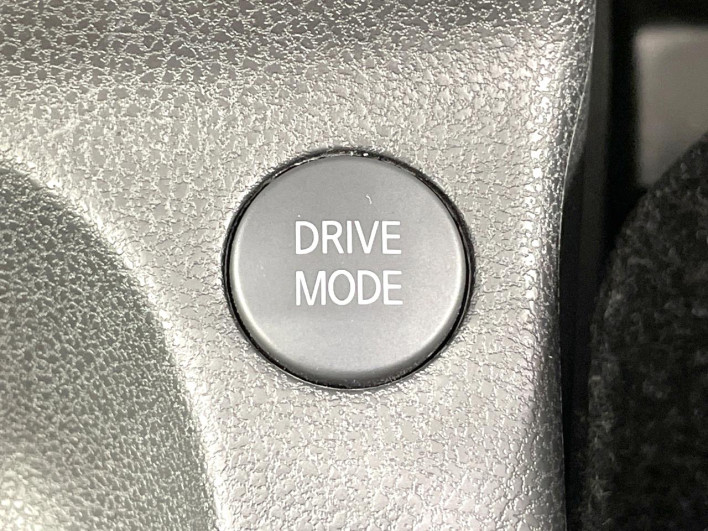 2018 Nissan Note DAA-HE12 (UW-6a2b781d52df6)[22]
