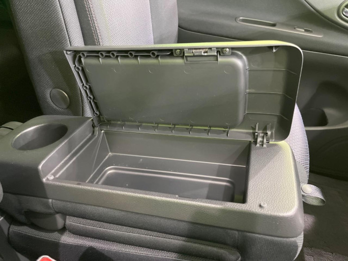2013 Nissan Serena DAA-HFC26 (UW-6a2b7822769b3)[7]