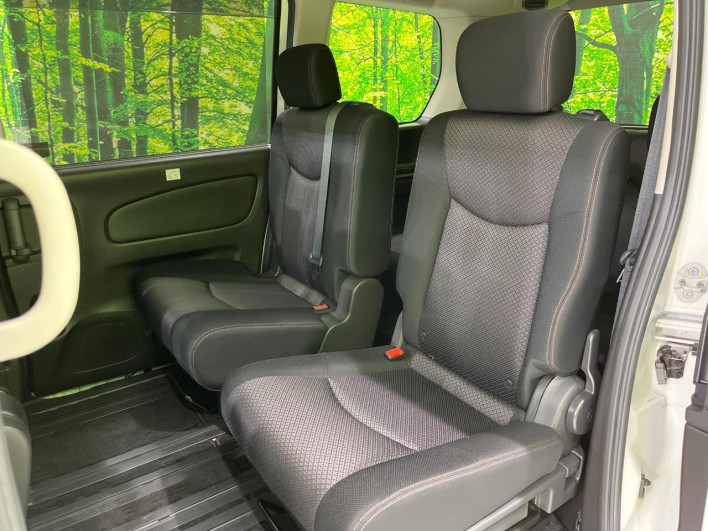 2013 Nissan Serena DAA-HFC26 (UW-6a2b7822769b3)[13]