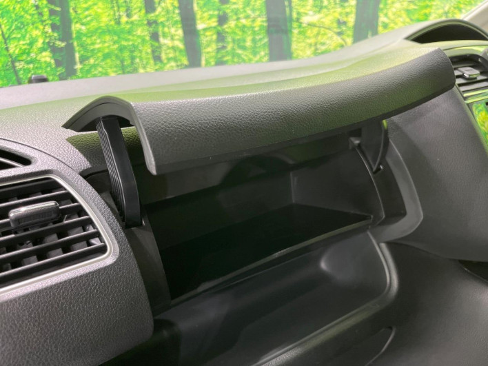 2013 Nissan Serena DAA-HFC26 (UW-6a2b7822769b3)[27]