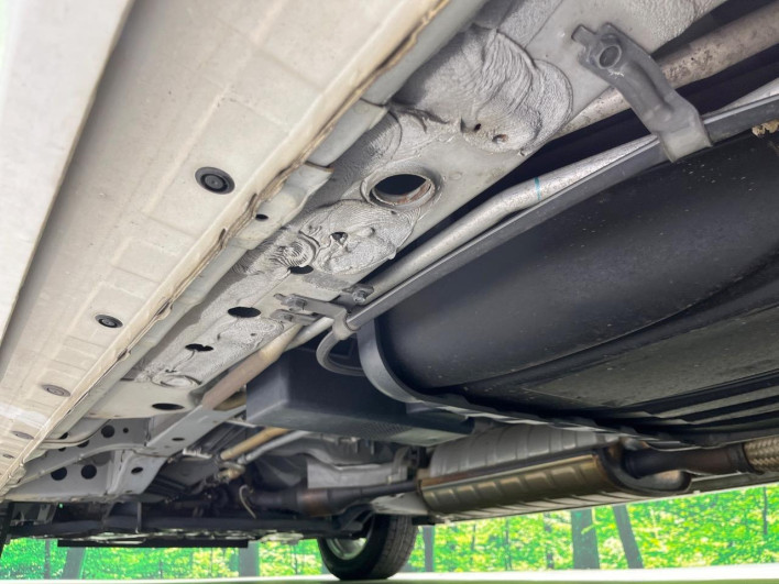2013 Nissan Serena DAA-HFC26 (UW-6a2b7822769b3)[25]