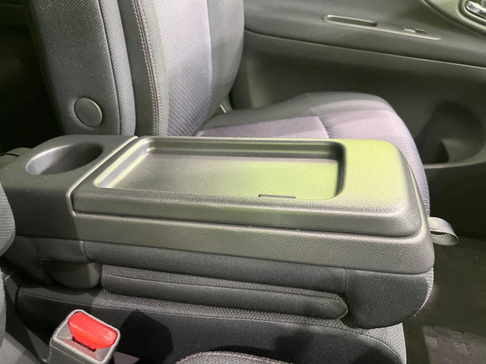 2013 Nissan Serena DAA-HFC26 (UW-6a2b7822769b3)[8]