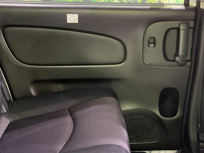 2013 Nissan Serena DAA-HFC26 (UW-6a2b7822769b3)[12]