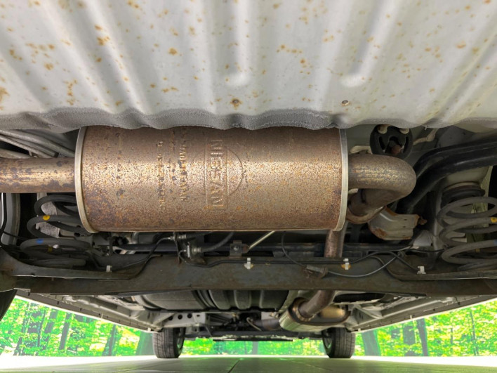2013 Nissan Serena DAA-HFC26 (UW-6a2b7822769b3)[23]