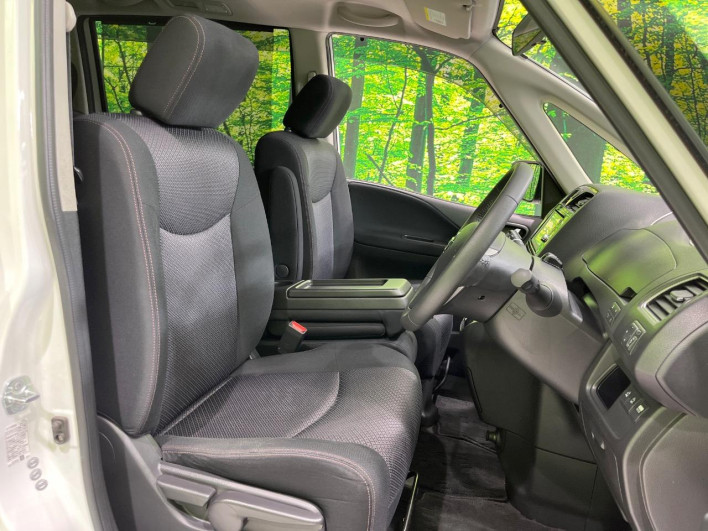 2013 Nissan Serena DAA-HFC26 (UW-6a2b7822769b3)[6]