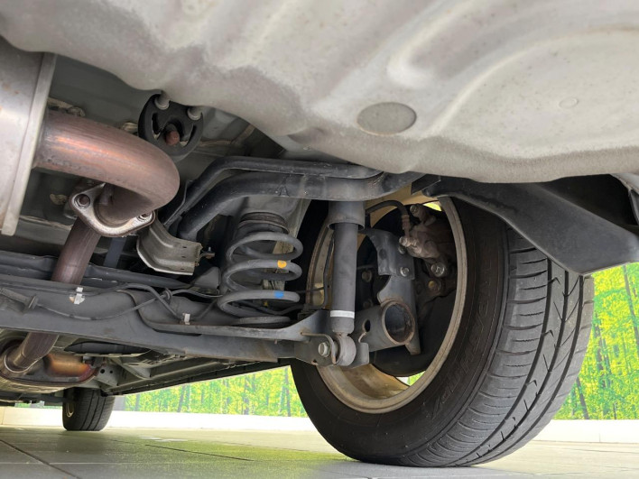 2013 Nissan Serena DAA-HFC26 (UW-6a2b78228d5f4)[18]