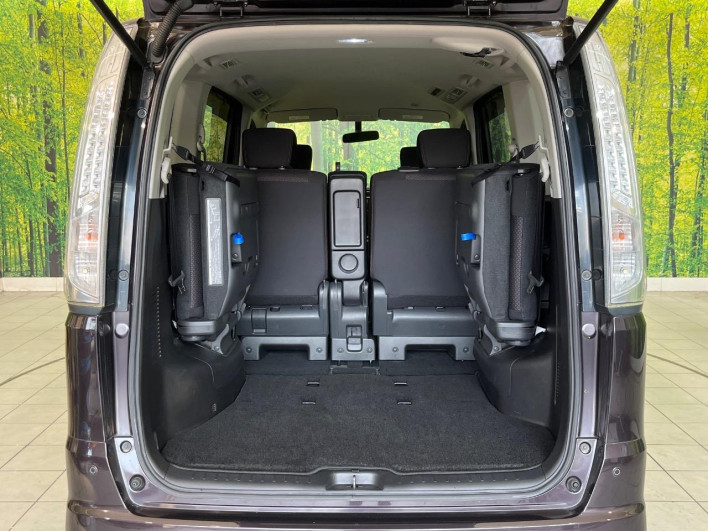 2013 Nissan Serena DAA-HFC26 (UW-6a2b78228d5f4)[19]