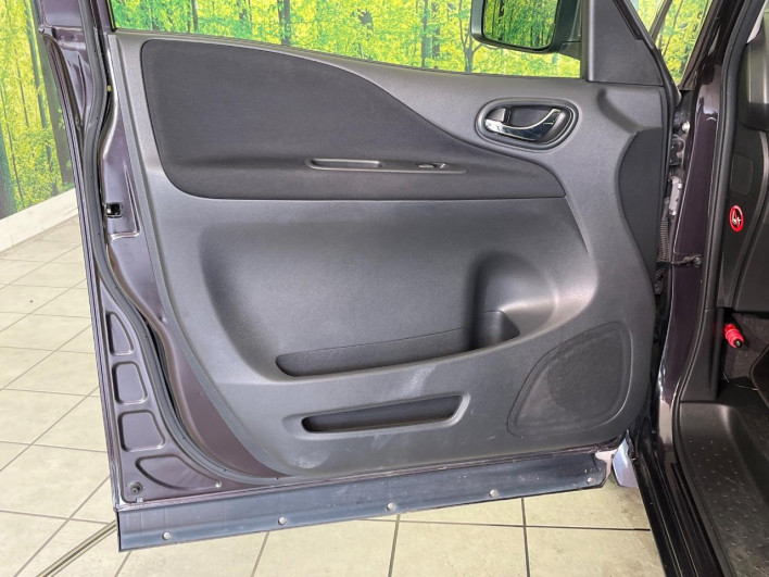 2013 Nissan Serena DAA-HFC26 (UW-6a2b78228d5f4)[10]