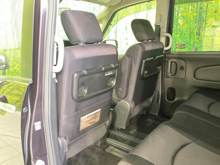 2013 Nissan Serena DAA-HFC26 (UW-6a2b78228d5f4)[9]