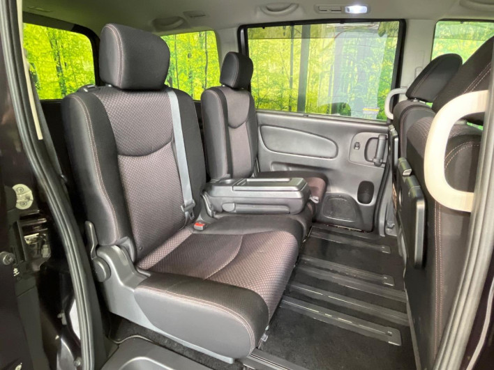 2013 Nissan Serena DAA-HFC26 (UW-6a2b78228d5f4)[24]