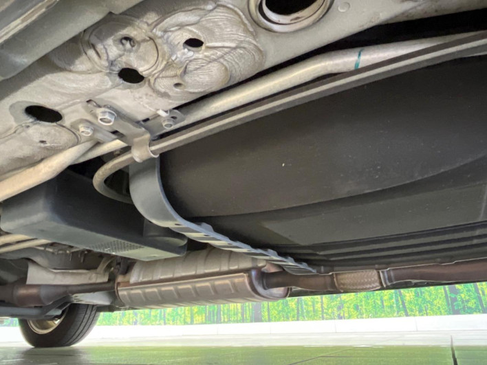 2013 Nissan Serena DAA-HFC26 (UW-6a2b78228d5f4)[15]