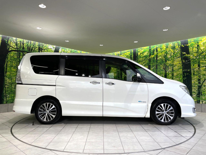 2015 Nissan Serena DAA-HFC26 (UW-6a2b78247cf64)[21]