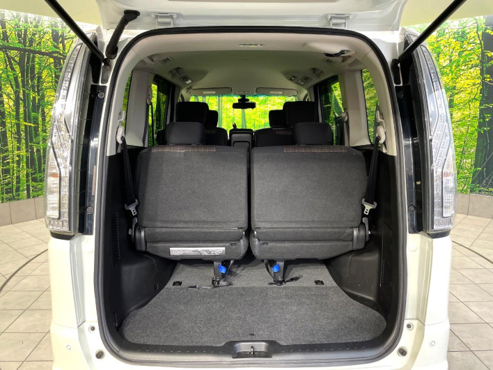 2015 Nissan Serena DAA-HFC26 (UW-6a2b78247cf64)[12]