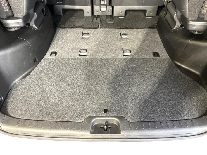 2015 Nissan Serena DAA-HFC26 (UW-6a2b78247cf64)[11]