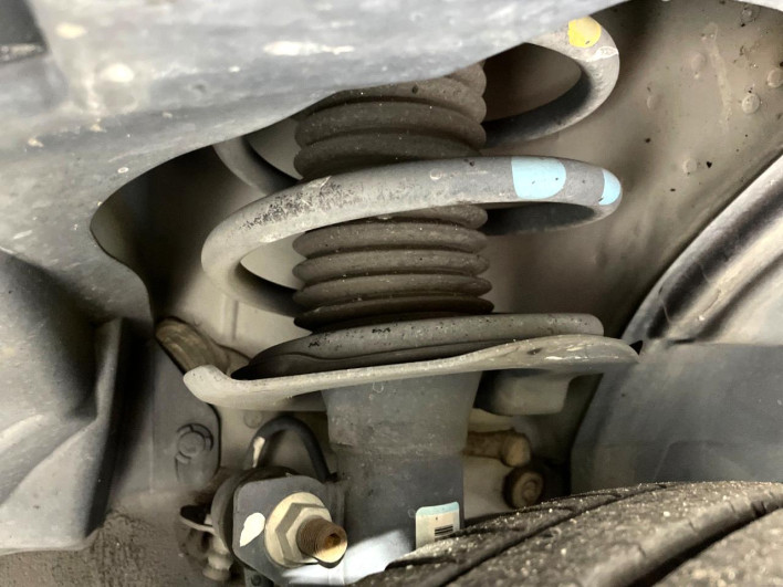2015 Nissan Serena DAA-HFC26 (UW-6a2b78247cf64)[27]