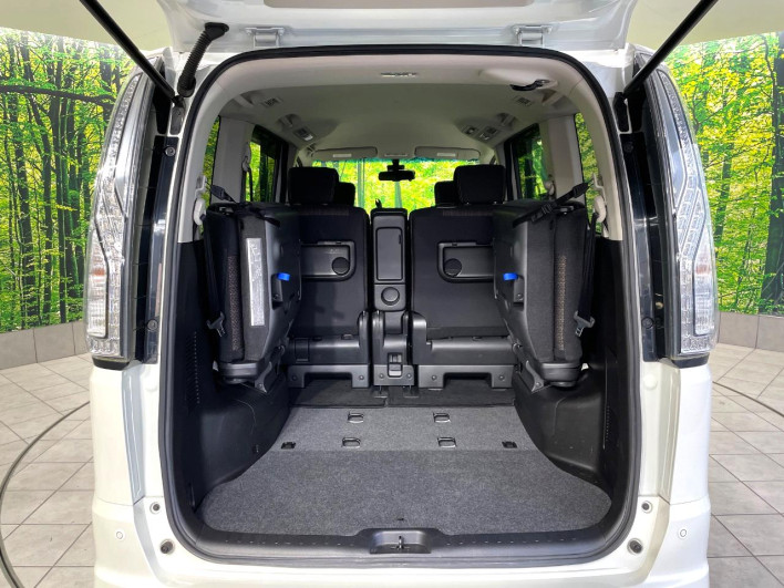 2015 Nissan Serena DAA-HFC26 (UW-6a2b78247cf64)[10]