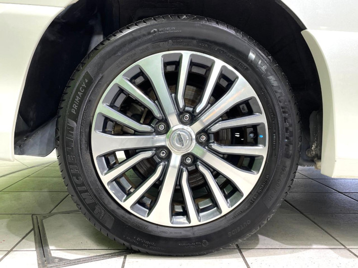 2015 Nissan Serena DAA-HFC26 (UW-6a2b78247cf64)[29]