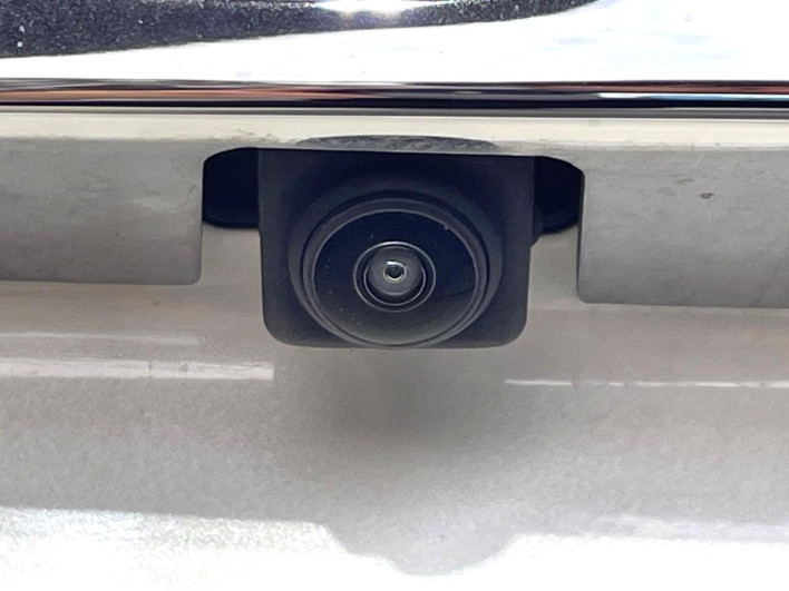 2015 Nissan Serena DAA-HFC26 (UW-6a2b78247cf64)[14]