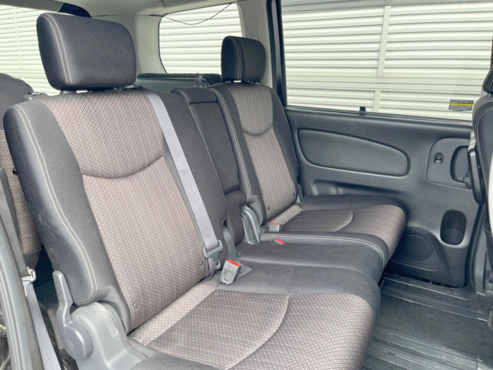 2016 Nissan Serena DAA-HFC26 (UW-6a2b78249d49a)[15]