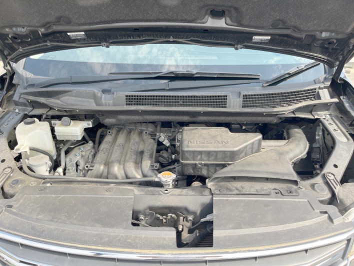 2016 Nissan Serena DAA-HFC26 (UW-6a2b78249d49a)[12]