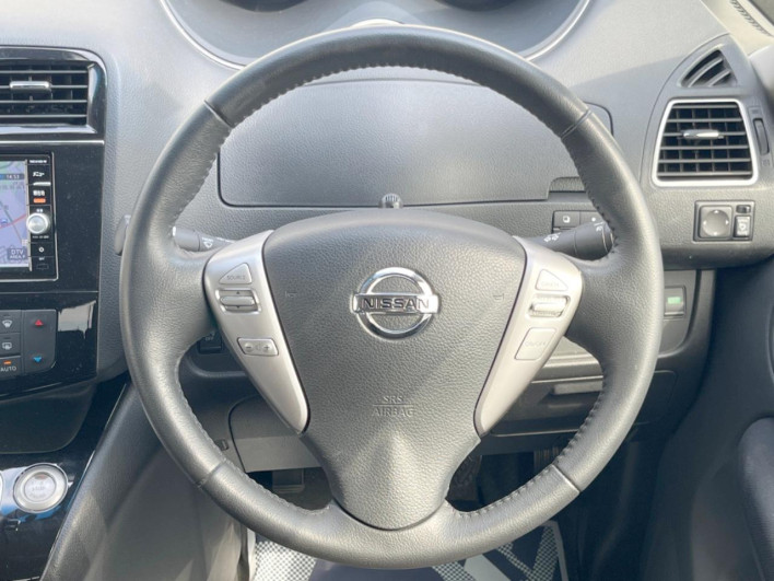 2016 Nissan Serena DAA-HFC26 (UW-6a2b78249d49a)[26]