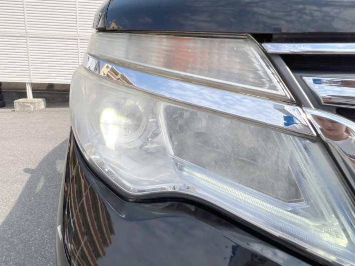 2016 Nissan Serena DAA-HFC26 (UW-6a2b78249d49a)[10]