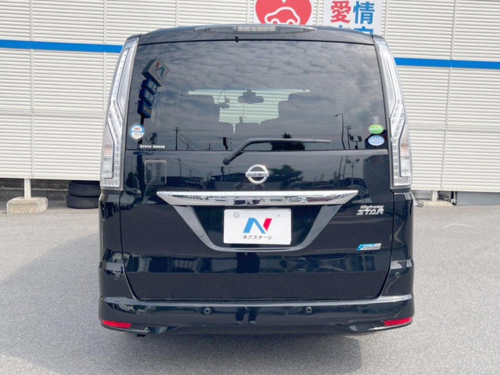 2016 Nissan Serena DAA-HFC26 (UW-6a2b78249d49a)[19]