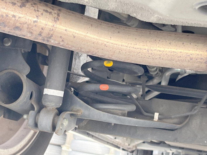2016 Nissan Serena DAA-HFC26 (UW-6a2b78249d49a)[24]