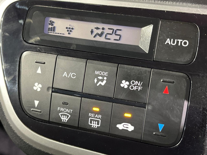 2015 Honda N-BOX CUSTOM DBA-JF1 (UW-6a2b78386922e)[22]