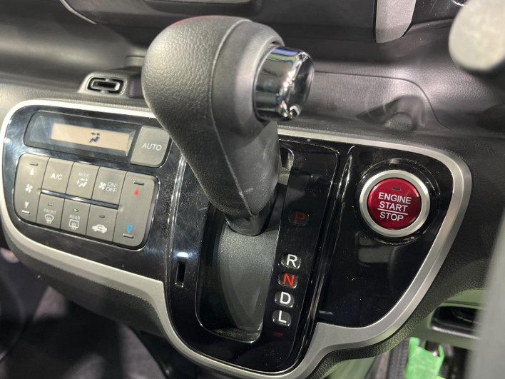 2015 Honda N-BOX CUSTOM DBA-JF1 (UW-6a2b78386922e)[21]