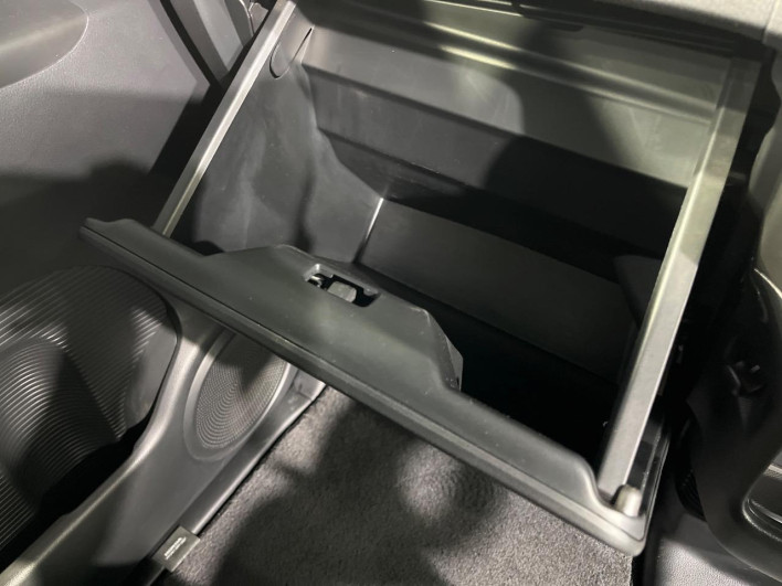 2015 Honda N-BOX CUSTOM DBA-JF1 (UW-6a2b78386922e)[26]