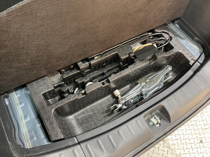 2013 Honda N-BOX CUSTOM DBA-JF1 (UW-6a2b783b02955)[8]