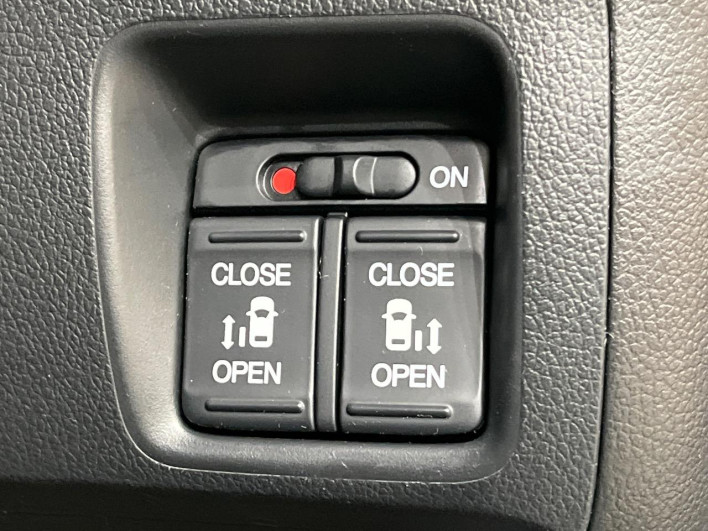 2013 Honda N-BOX CUSTOM DBA-JF1 (UW-6a2b783b02955)[18]