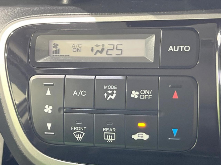 2014 Honda N-BOX CUSTOM DBA-JF1 (UW-6a2b783ba513d)[24]