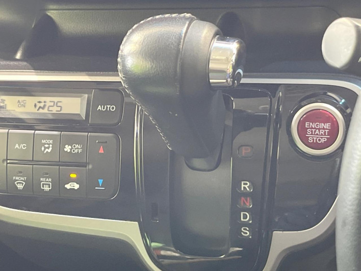 2014 Honda N-BOX CUSTOM DBA-JF1 (UW-6a2b783ba513d)[25]