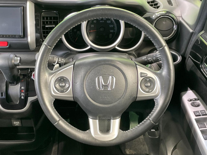 2015 Honda N-BOX CUSTOM DBA-JF1 (UW-6a2b783d7f14f)[19]