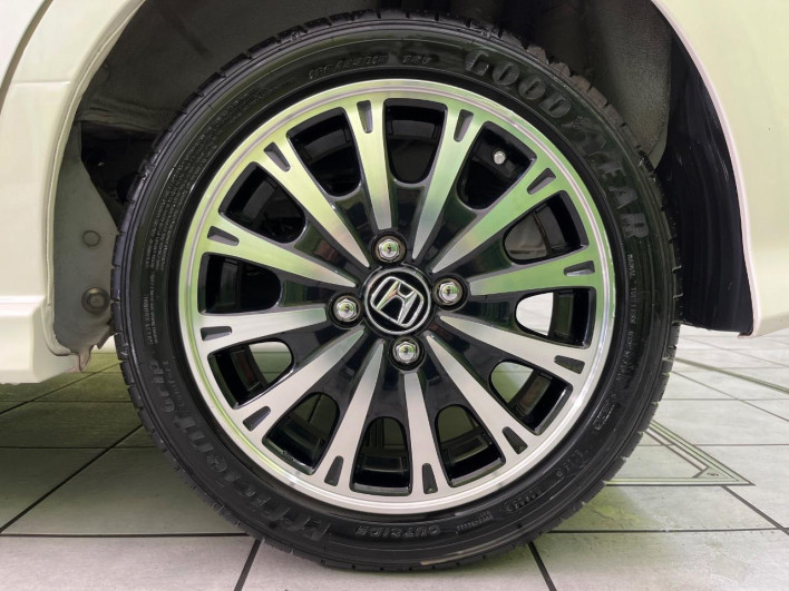 2016 Honda N-BOX CUSTOM DBA-JF1 (UW-6a2b783ddbc48)[4]