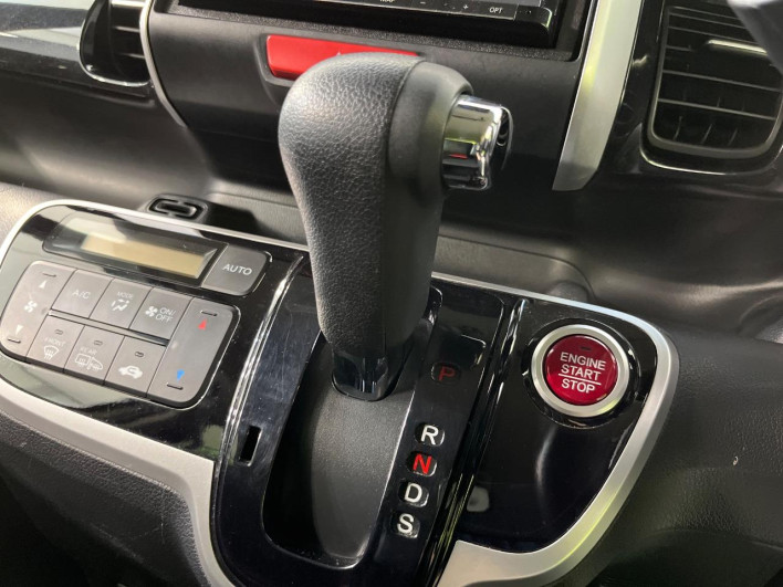 2016 Honda N-BOX CUSTOM DBA-JF1 (UW-6a2b783ddbc48)[19]