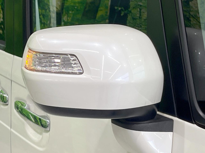 2017 Honda N-BOX CUSTOM DBA-JF1 (UW-6a2b783e313ec)[12]