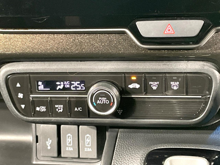 2018 Honda N-BOX CUSTOM DBA-JF3 (UW-6a2b7840b0ae2)[22]