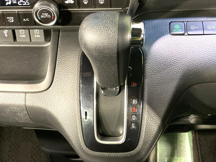 2018 Honda N-BOX CUSTOM DBA-JF3 (UW-6a2b7840b0ae2)[23]