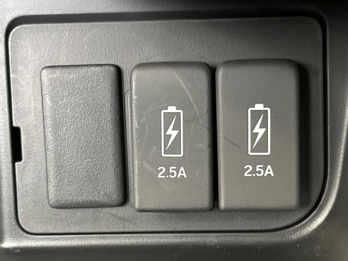2021 Honda N-BOX CUSTOM 6BA-JF3 (UW-6a2b784a4514c)[27]