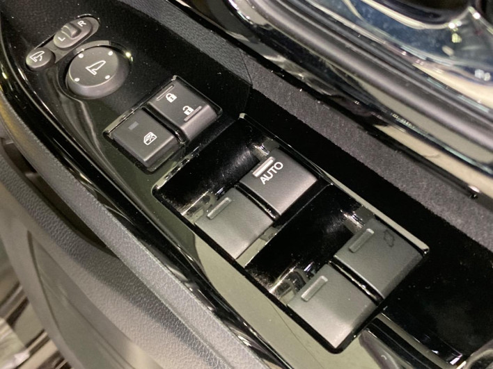 2023 Honda N-BOX CUSTOM 6BA-JF3 (UW-6a2b784eb8fc9)[23]