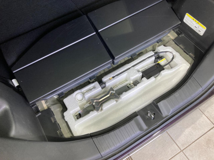 2023 Honda N-BOX CUSTOM 6BA-JF3 (UW-6a2b784eb8fc9)[12]
