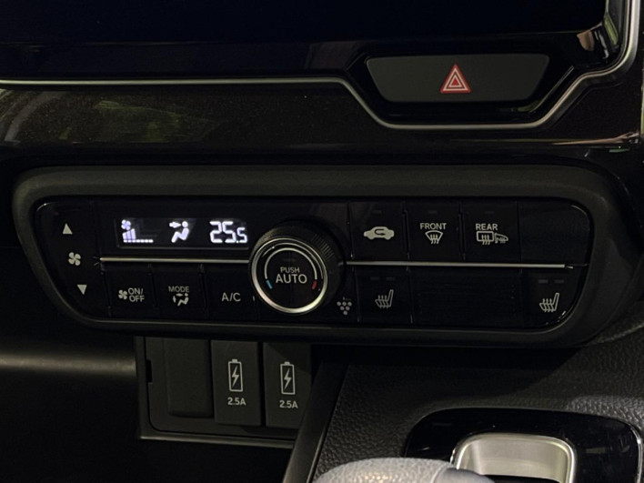 2018 Honda N-BOX CUSTOM DBA-JF4 (UW-6a2b784f13d68)[17]