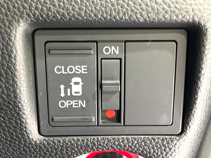 2018 Honda N-BOX CUSTOM DBA-JF4 (UW-6a2b784f13d68)[26]