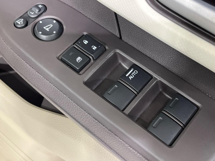 2018 Honda N-BOX DBA-JF4 (UW-6a2b784f1ce71)[10]