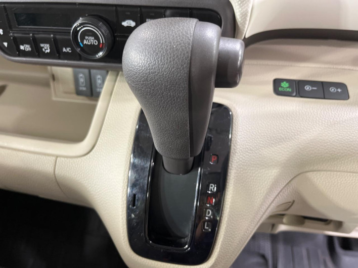 2018 Honda N-BOX DBA-JF4 (UW-6a2b784f1ce71)[21]