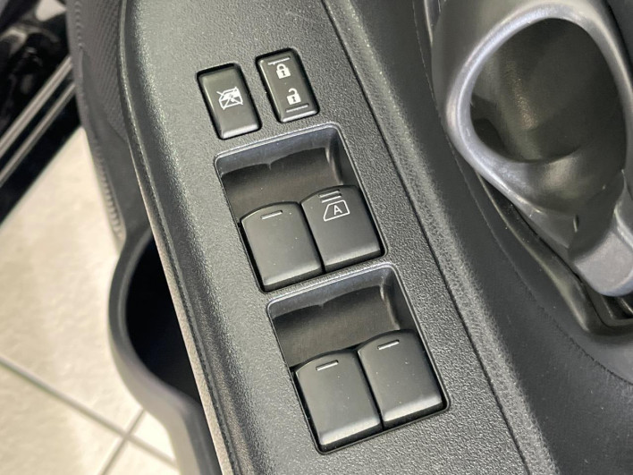 2017 Nissan March DBA-K13 (UW-6a2b78654a0c5)[13]